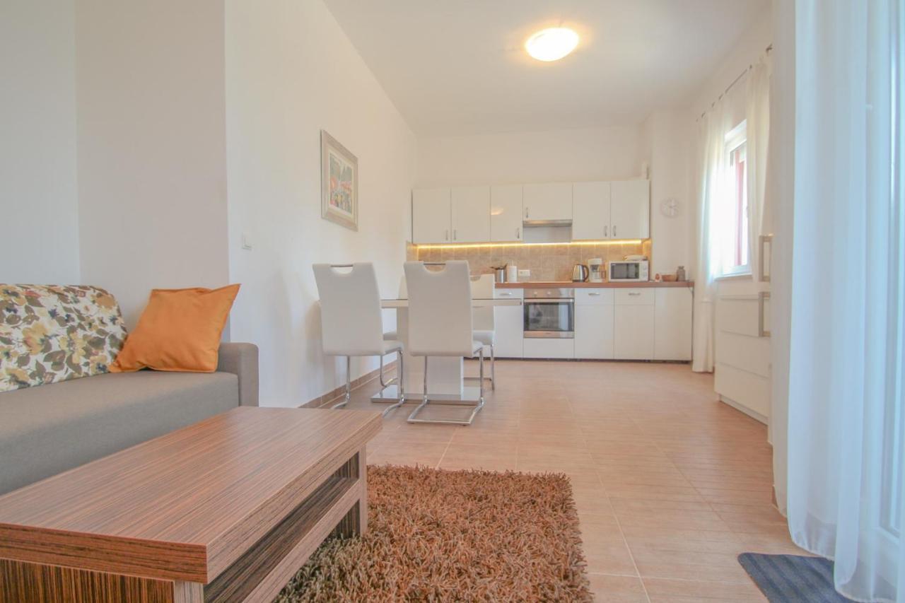 Lea Lägenhet Novigrad Istria Exteriör bild