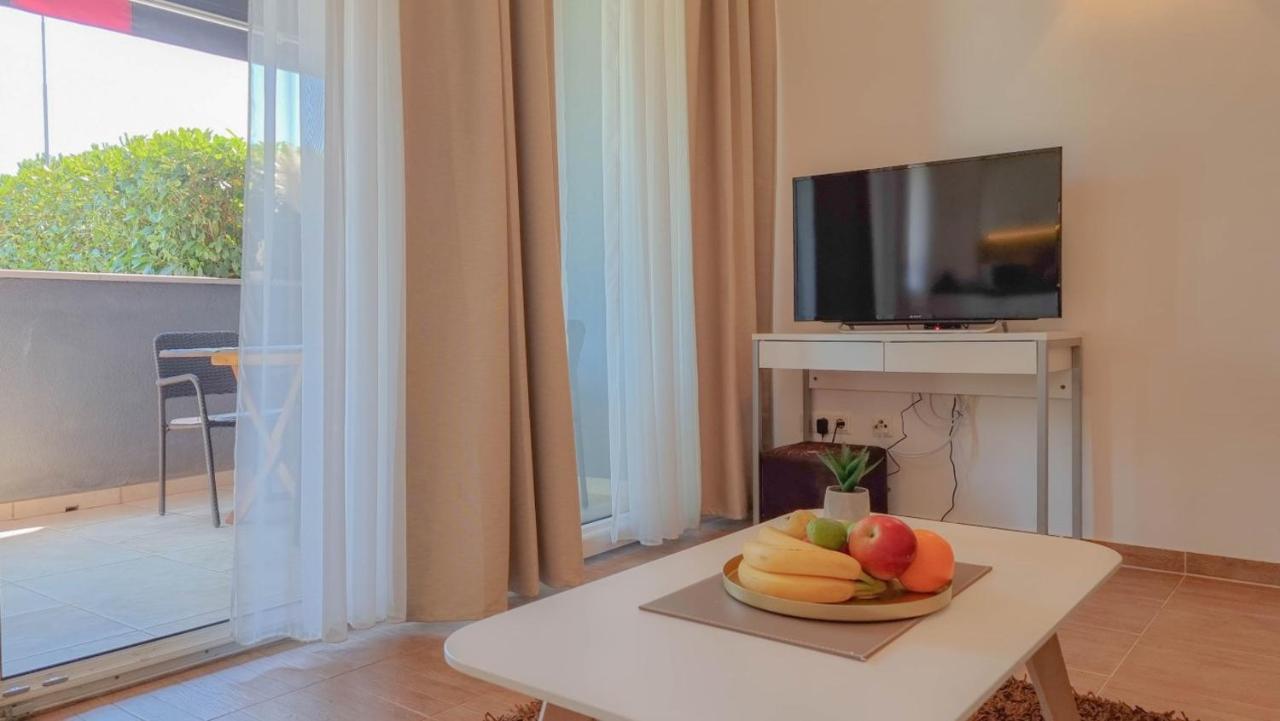 Lea Lägenhet Novigrad Istria Exteriör bild