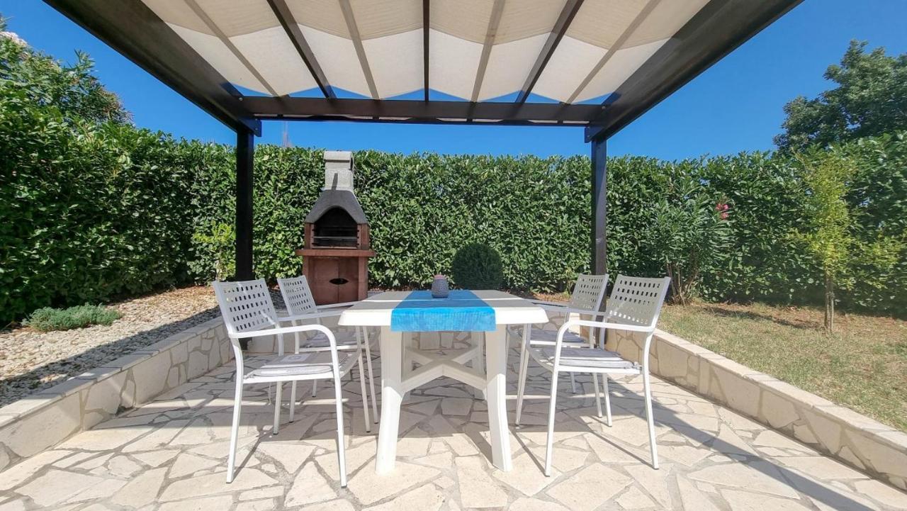 Lea Lägenhet Novigrad Istria Exteriör bild