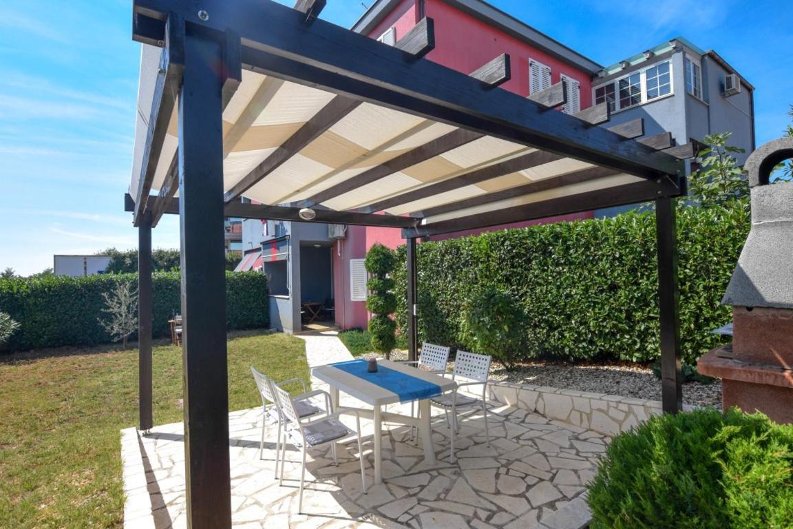 Lea Lägenhet Novigrad Istria Exteriör bild